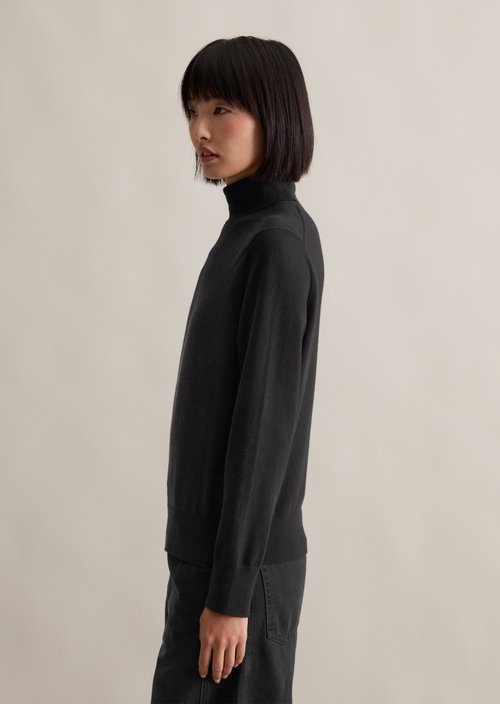 Regular turtleneck sweater — Black