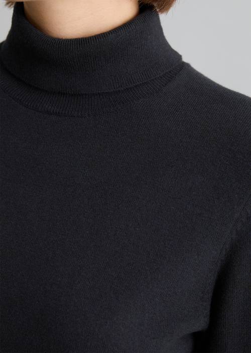Rollkragenpullover regular Black Melange in Detailansicht