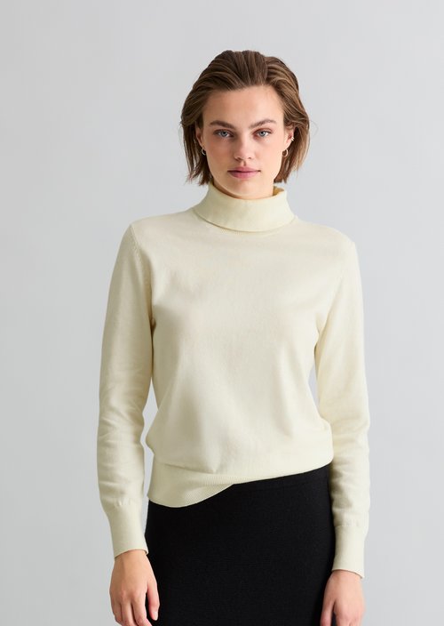Regular turtleneck sweater — Creamy White