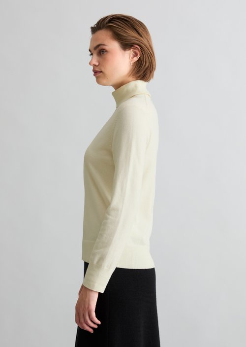 Regular turtleneck sweater — Creamy White