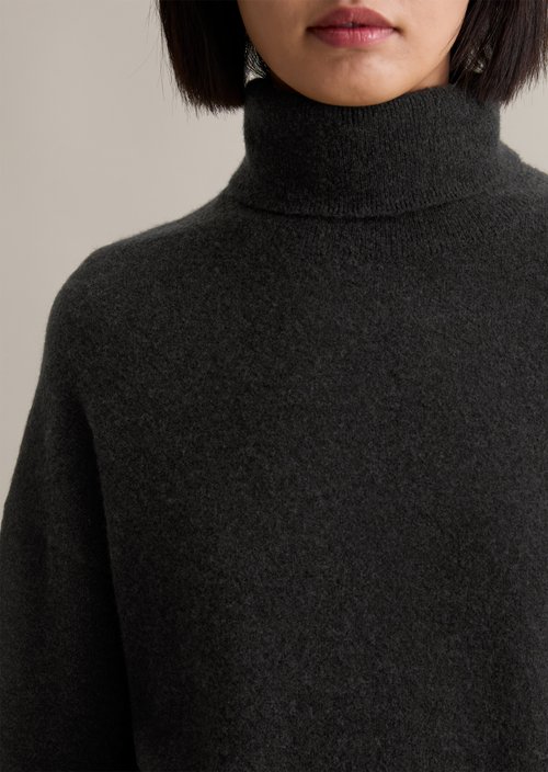 Regular turtleneck sweater — Black