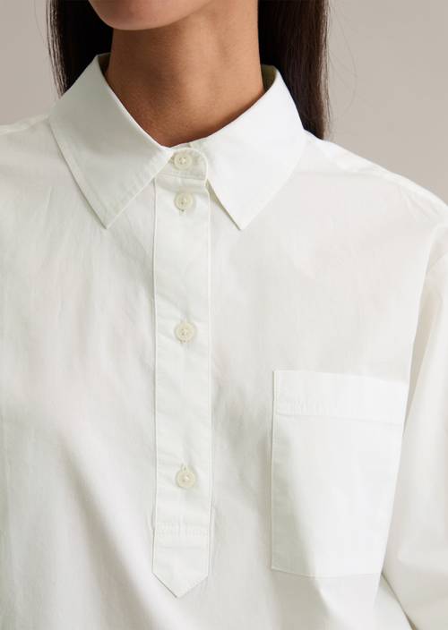 Relaxed polo-style blouse Silky White in detail view