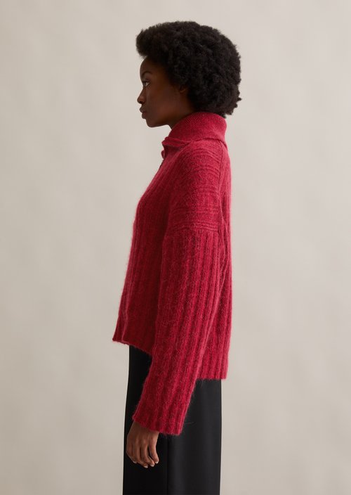 Troyer relaxed — Medium Red