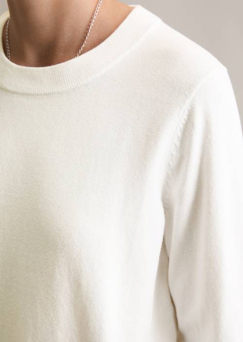 Trui regular Silky White in detailaanzicht