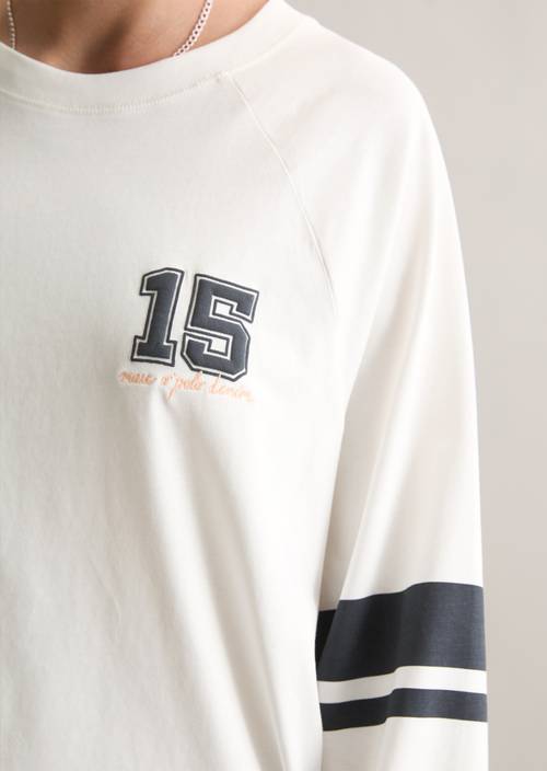 College-style longsleeve relaxed Silky White in detail view