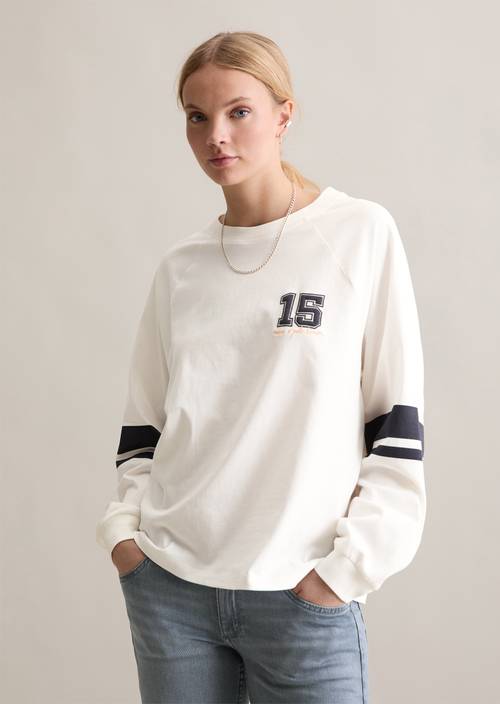 College-style longsleeve relaxed Silky White in front view