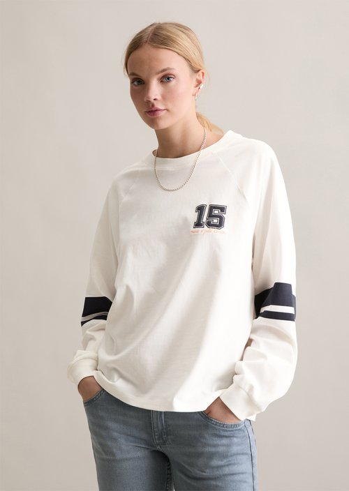 College-style longsleeve relaxed — Silky White