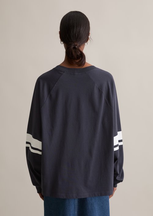 College-style longsleeve relaxed — Blue Depths