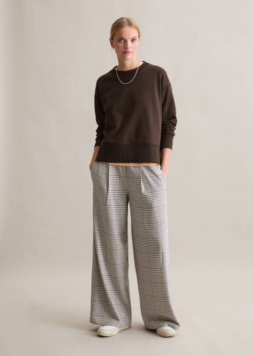 Felpa rilassata Black Espresso in vista frontale