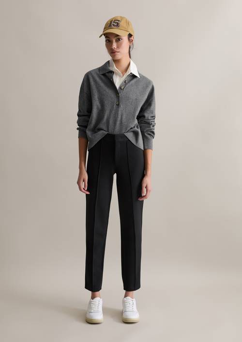 Dresové kalhoty slim Black v předním pohledu