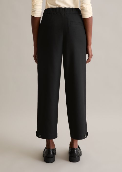 Relaxed pants — Black