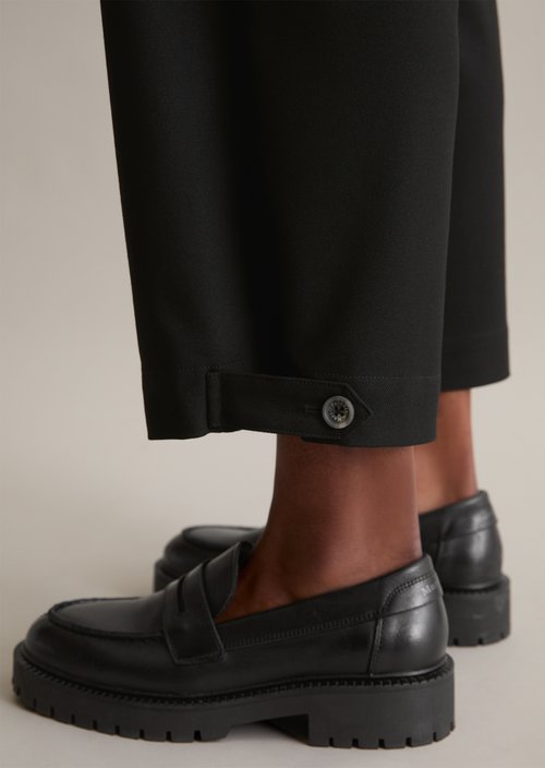 Relaxed pants — Black