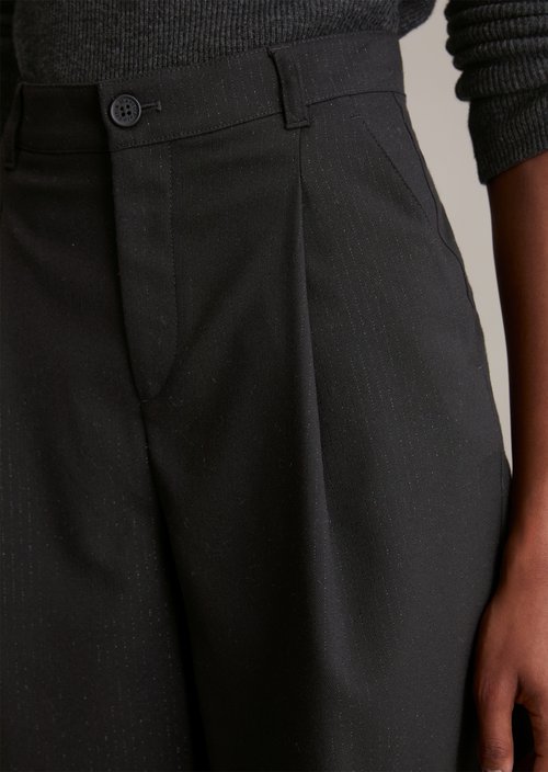 Relaxed pinstripe Bermuda shorts — Black