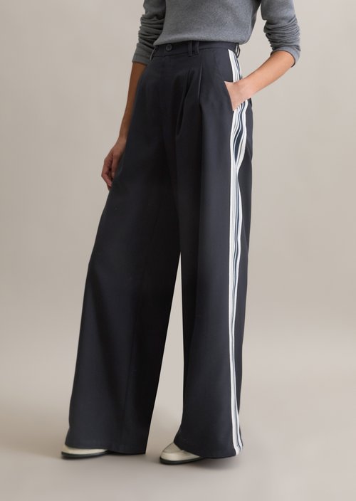 Twill pleated trousers relaxed — Blue Depths