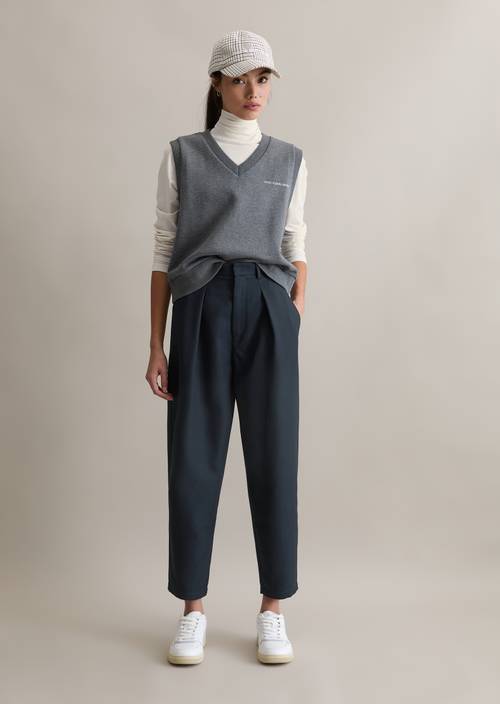 Pantalon de costume en sergé tapered Blue Depths en vue de face