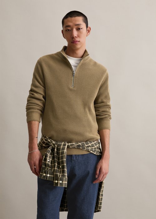 Troyer relaxed — Pale Khaki