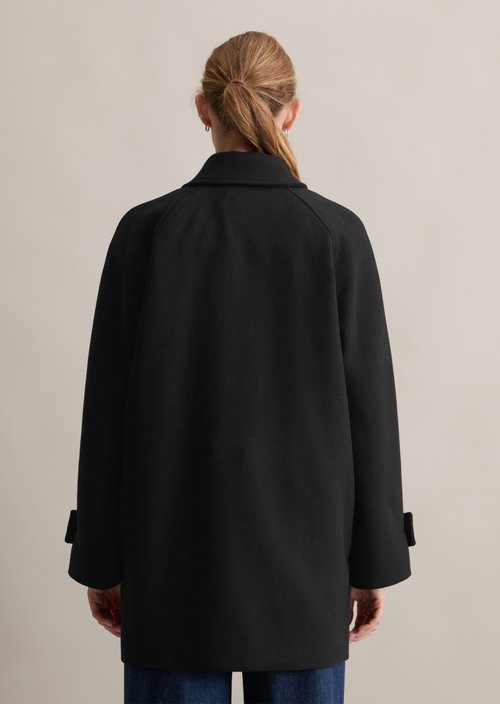 Relaxed short coat — Black (alternate view)