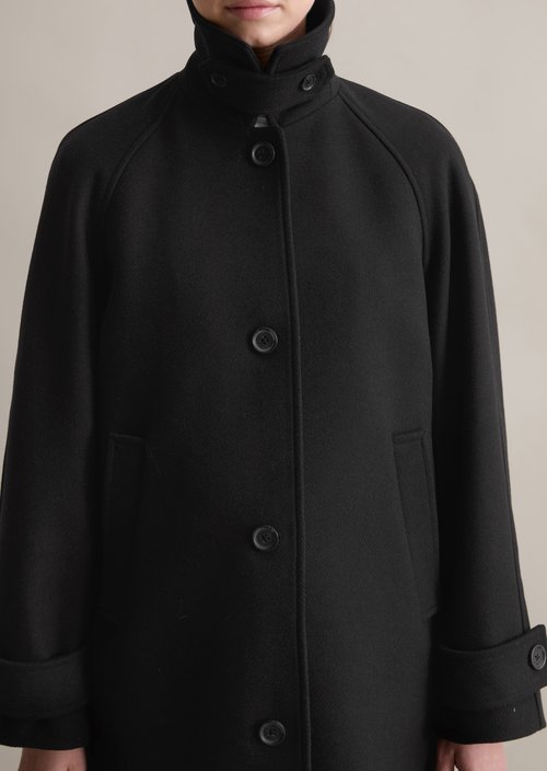 Relaxed short coat — Black