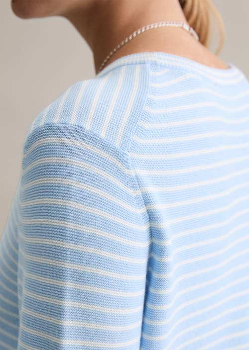 Regular gestreepte trui Light Blue in detailaanzicht