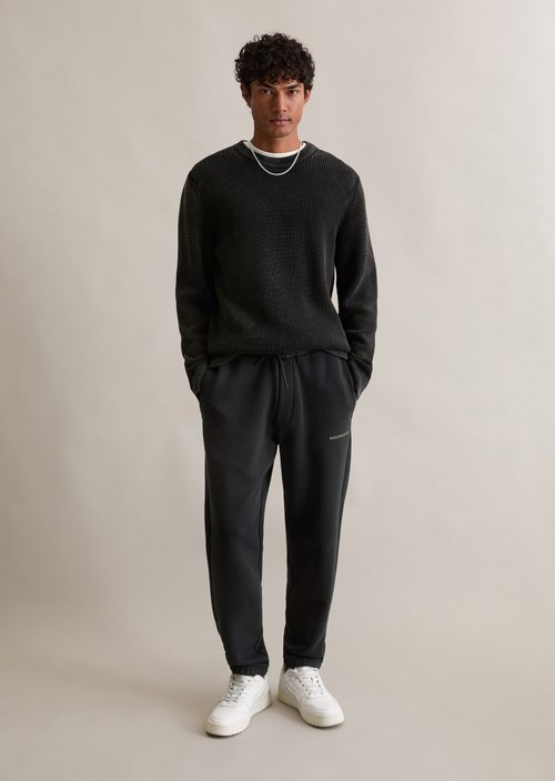 Relaxed sweatpants — Black