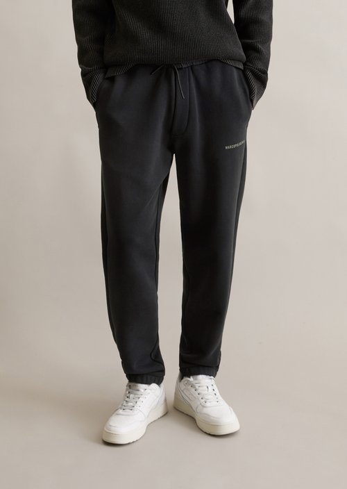 Relaxed sweatpants — Black