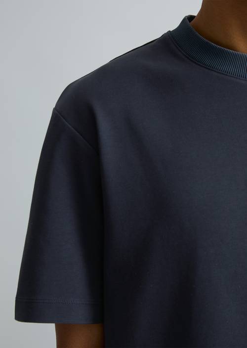Relaxed T-shirt Navy Teal in detail view