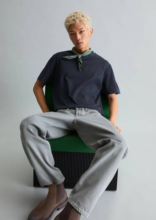 Relaxed T-shirt Navy Teal in front view