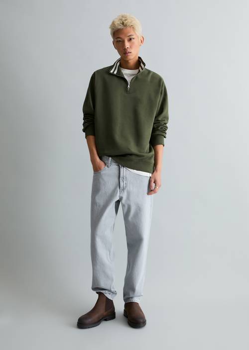 Relaxed sweat troyer Dark Moss en vue de face