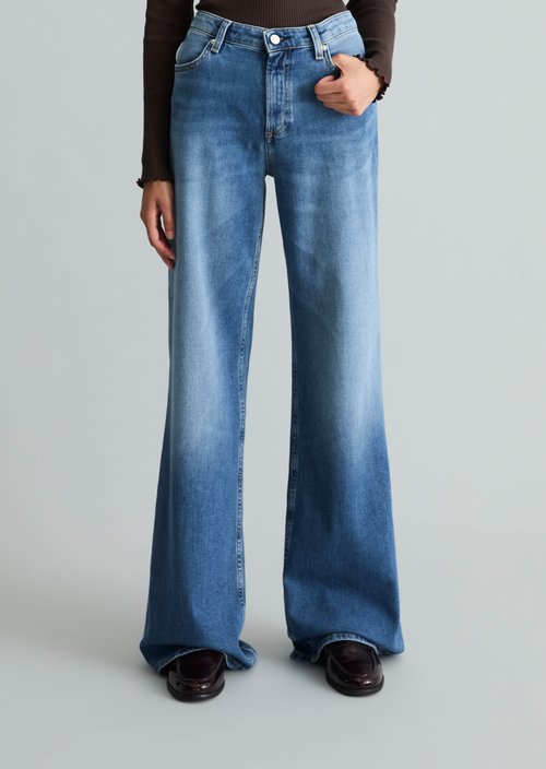 Jeans model Grethe flared — Medium Blue