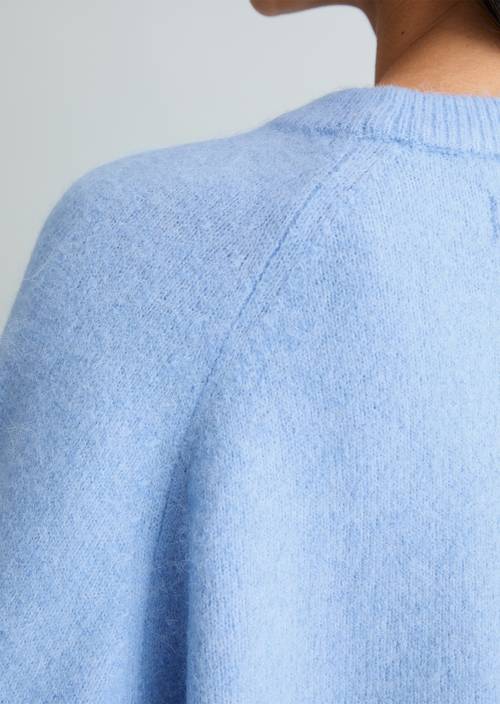 Sweter z dzianiny o luźnym kroju Blue Dusk w widoku szczegółowym