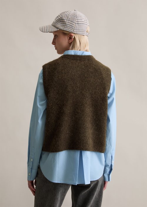 Regular sleeveless cardigan — Black Espresso