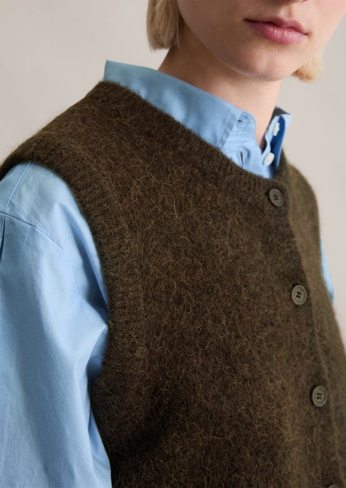 Regular sleeveless cardigan — Black Espresso