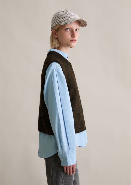 Regular sleeveless cardigan — Black Espresso