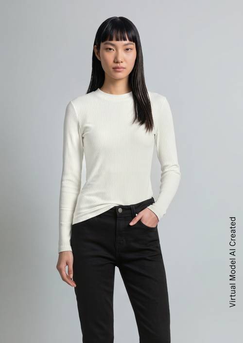 T-shirt long slim Silky White en vue de face