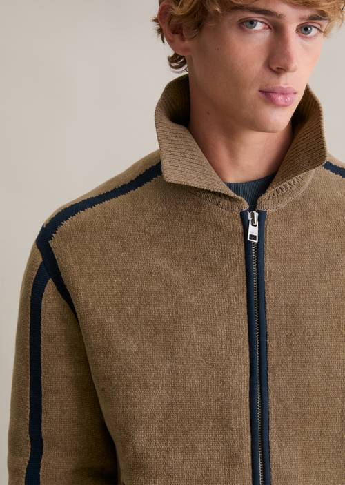 Strickjacke regular Cold Taupe in Detailansicht