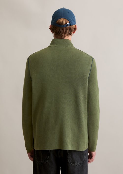 Troyer relaxed — Dark Moss (alternate view)