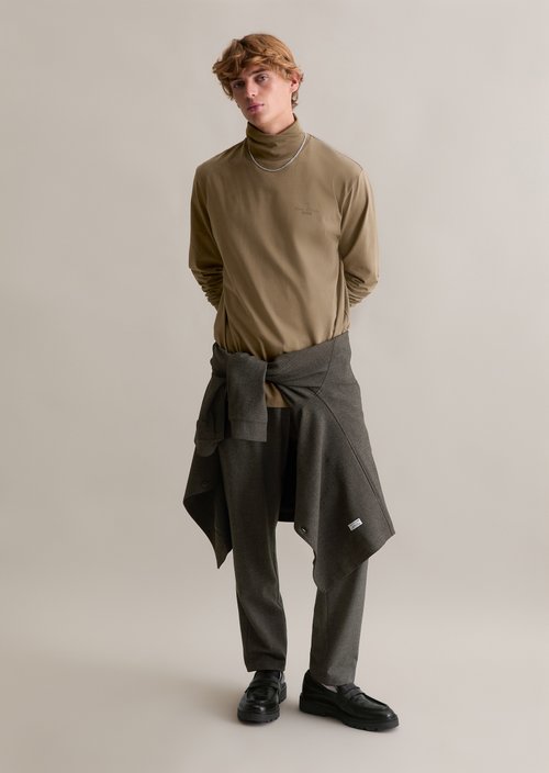 Relaxed turtleneck longsleeve — Pale Brown