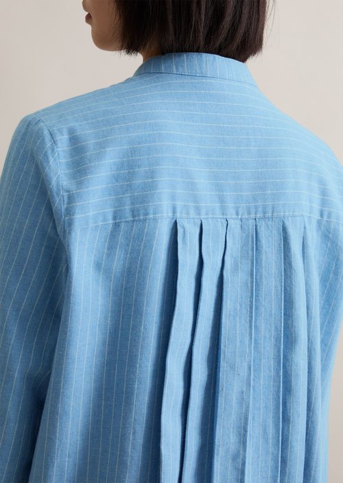 Regular blouse with pleat detail — Light Blue