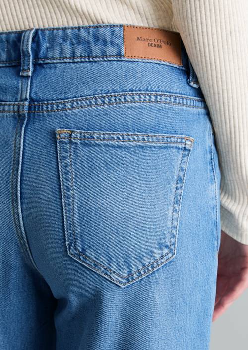 Jeans model Grethe loose flared Light Blue in detail view
