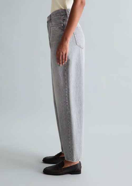 Jeans model Stine Barrel cropped — Light Grey