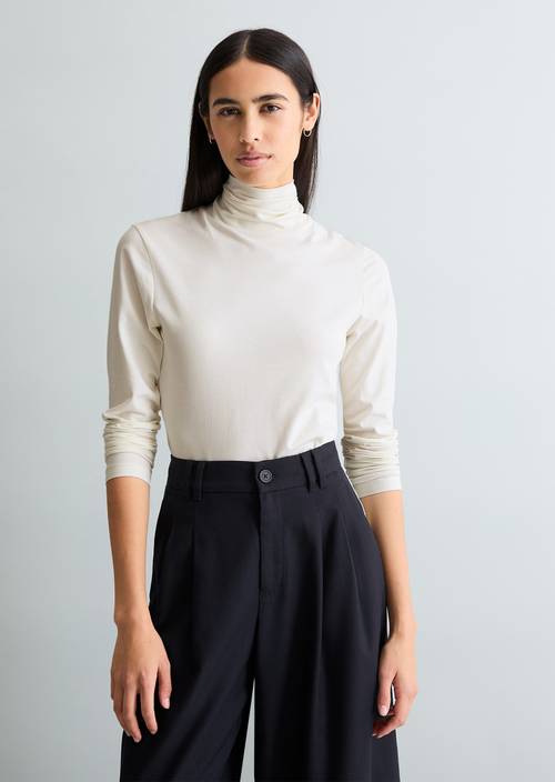 Turtleneck manches longues slim Silky White en vue de face