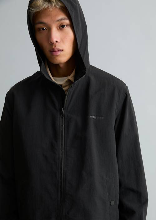 Veste à capuche regular Black en vue détaillée