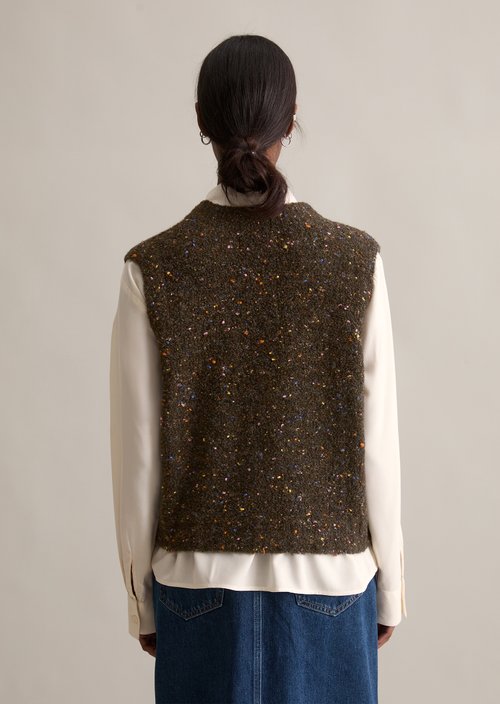 Regular sleeveless bouclé cardigan — Black Espresso