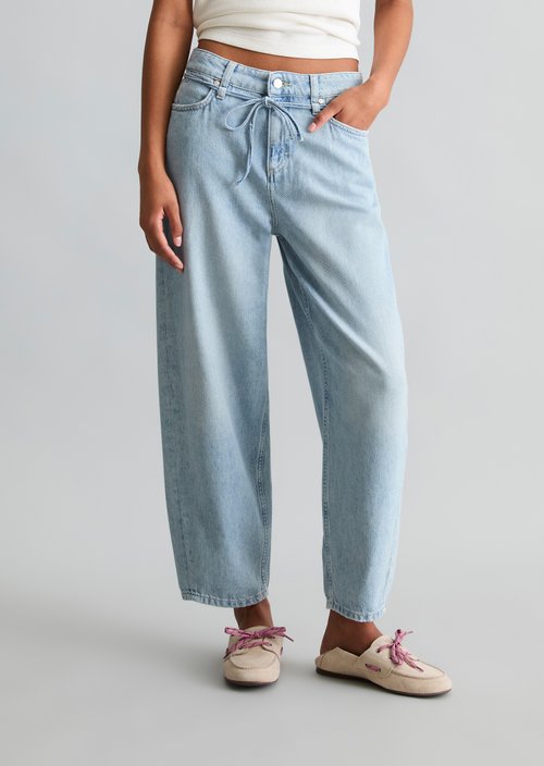 Jeans model Stine relaxed barrel cropped — Light Blue