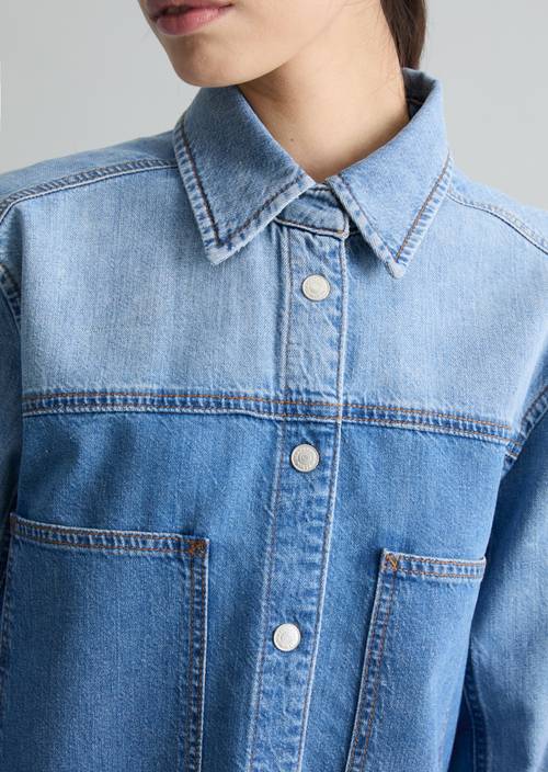 Luźna dżinsowa bluzka w patchworkowym stylu Medium Blue w widoku szczegółowym