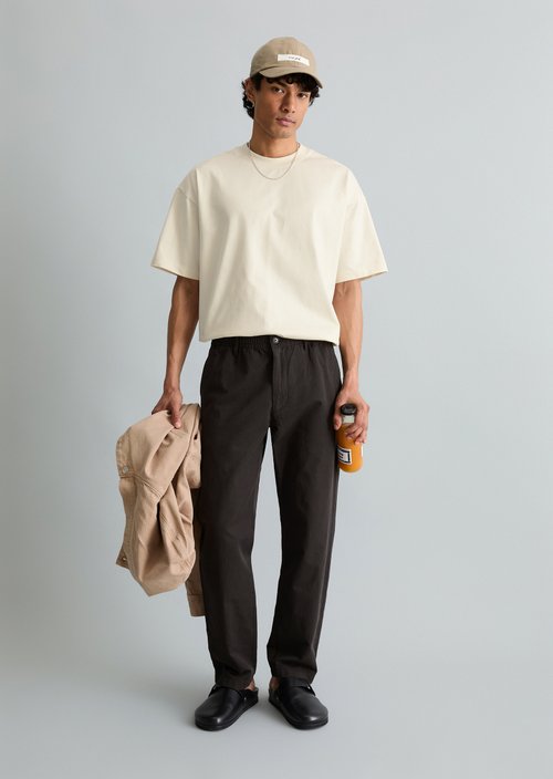 Chino model Filip relaxed — Broken Graphite