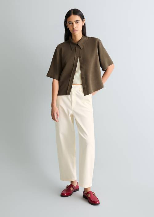 Crop-Bluse relaxed Hazelnut Brown in Frontalansicht