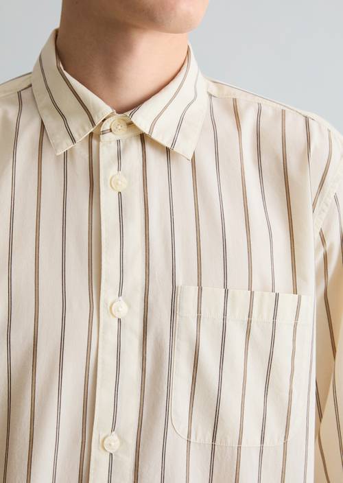 Regular shirt Offwhite in detail view
