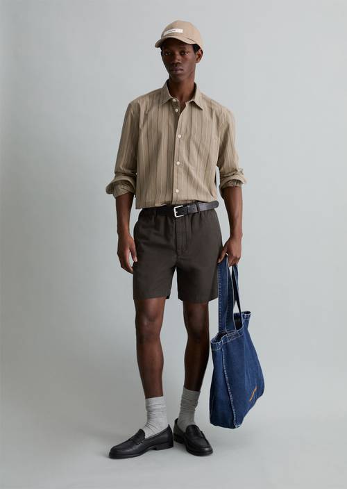 Regular shirt Light Brown in front view