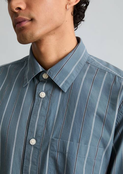 Regular shirt Medium Blue in detail view